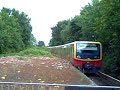 Berliner S-Bahn verläßt den Bahnhof Berliner S-Bahn verläßt den Bahnhof