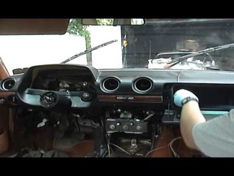 Mercedes-Benz W123 DIY: removing dashboard