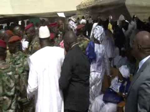 Alpha Condé perturbe le symposium du PUP en l'honneur du Général Lansana Conté, la RTG censure son explication avec Cellou Dalein Diallo; ainsi que la protestation de Hadja Halimatou, et Henriette Conté