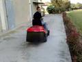 videos de il cugi che guida il rasaerba