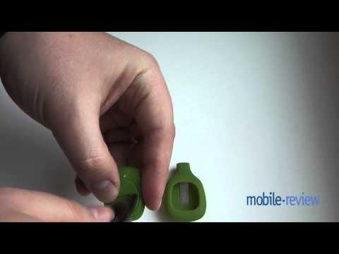 how to install battery in fitbit zip