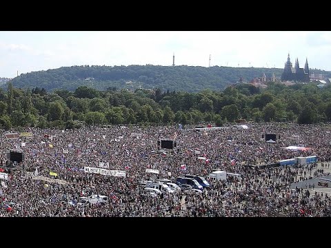 Tschechien: 250.000 demonstrieren in Prag gegen Bab ...