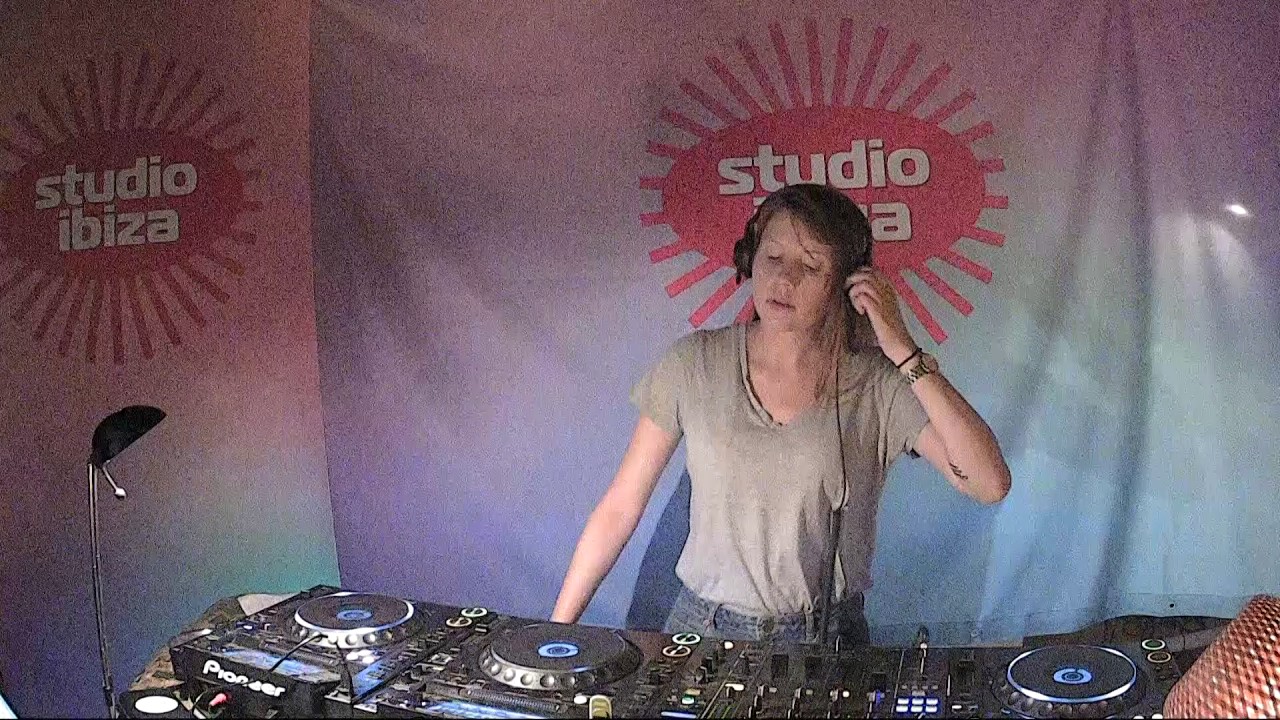 Charlotte de Witte - Live @ Studio Brussel Ibiza 2017