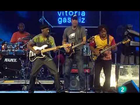 Stanley Clarke, Marcus Miller & Victor Wooten – Beat It