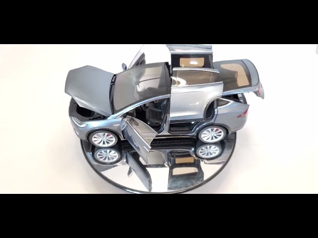 1:18 Diecast Dealer Edition Tesla Model X P100D Grey Metallic NB in Arts & Collectibles in Kawartha Lakes