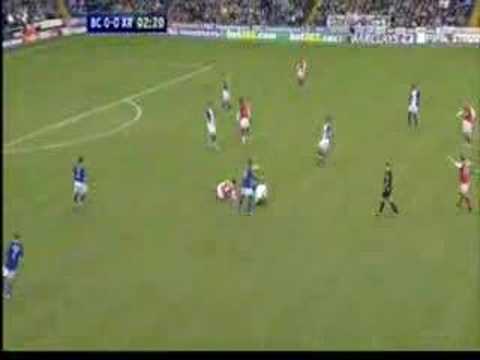 Pourquoi a t on inventé les protège tibias au football ?