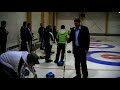 Curling avec le finlandais champion du monde Curling avec le finlandais champion du monde