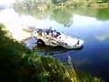 Une voiture - bateau, pratique non?