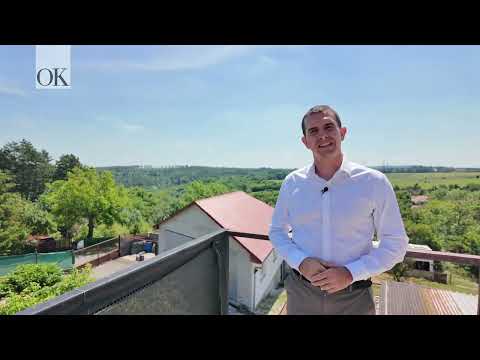Video Dva propojené rodinné domy 7+2 se zahradou a výhledem do Českého krasu