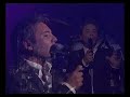 Filippos ktenas sings Meine ligo stin grammi live sto 1000 xeilia Larissa