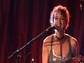 la bestiole le duo taill� dans le rock avec delphine debout a la batterie et au chant et olivier aux guiatres et boucles www.la-bestiole.com www.msypace.com/labestiole