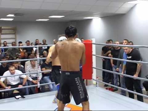zaur - Проф.бой за звание чемпиона Латвии по тайскому боксу до 76 кг (ONESONGCHAI). Рига, фитнес клуб