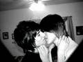 Emo boys kissisng tuns me on.