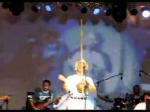 Cabello and Tisza perform in Itacaré