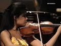 vanessa-mae plays the final movement from rossini's 3rd string sonata.  this is a rare opportunity to see vanessa play chamber music.  she gets a standing ovation after she finishes