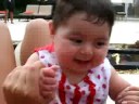 Emily riendose