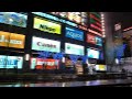 2010年2月1日の夜、秋葉原に雪が降りました。JR秋葉原駅中央改札口付近とヨドバシAkibaの雪が降る様子。