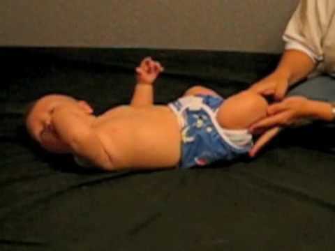 how to fasten cloth diapers