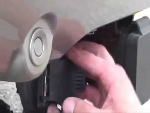 how to lock a hitch cover