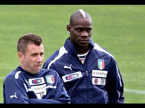 Balotelli behaviour a worry for Italy coach Prandelli