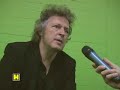 seit 30 jahren rocken bap die b�hnen und sind noch kein bisschen m�de. mitten in ihrer jubil�umstour machen sie auch halt in saarb�cken und trier. hunderttausend.de kolumnist uwe reinhard hielt bei ihrem auftritt in saarbr�cken einen plausch mit bap-frontman wolfgang niedecken.