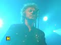 seit 30 jahren rocken bap die b�hnen und sind noch kein bisschen m�de. mitten in ihrer jubil�umstour machen sie auch halt in saarb�cken und trier. hunderttausend.de kolumnist uwe reinhard hielt bei ihrem auftritt in saarbr�cken einen plausch mit bap-frontman wolfgang niedecken.