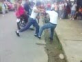 pelea d lucers en la calle