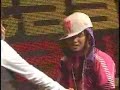 g-dragon singing to a luckyfan