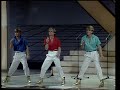 Herreys sings \"Diggi-Loo Diggi-Ley\"