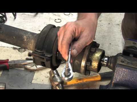 Driveshaft 103 – Replacing carrier bearings