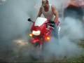 videos de VTR 1000 burnout, white trash party '08