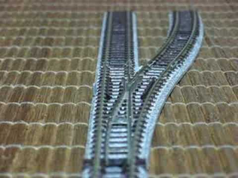 逆さまの蝶って電車の音に似ていません?
