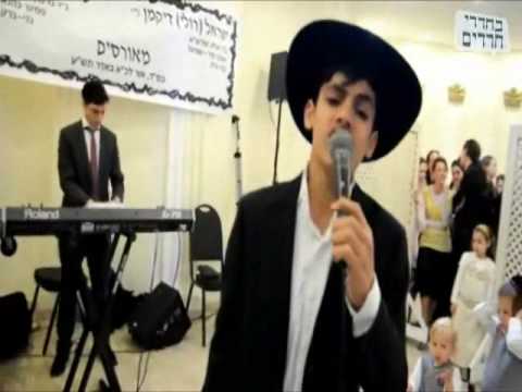 Meydad Tasa sings at a Wedding