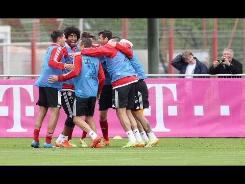 FC Bayern Training 6 vs. 2
