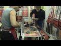 small glimpse of the hard working wax technicians for world championships!

petit coup d'oeil du dure travail de la part des techniciens de ski durant les mondiaux!