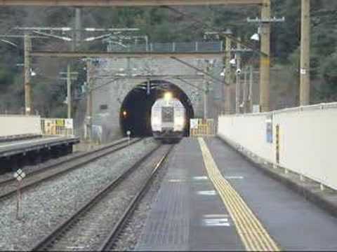 特急きのさき３号　保津峡駅　通過