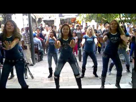 BAILA MUJER, COMO CULEBRA - SUPERCHICAS