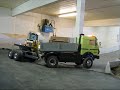 Part I. Merceds Benz LS1838 on the narrow roads of Jessheim. Homemade dolly and trailer. Transportation of a Stahl Liebherr L632. The Mercedes is equipped with RC4WD planetary gearbox, TLT front axle and Servonaut electronics. In this clip, the Mercedes has no extra weight on the dumpbox. Please visit our homepage: www.rclastebil.no