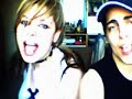ecco un dis-utile modo di perdere un'ora di vita con una web cam scrausa, una canzone e un po' de nullafacenza xddd c� voluto pi� tempo a far funzionare movie maker che altro!!