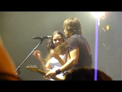 3girls kiss