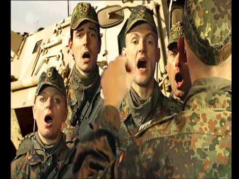 Watch 'Die Bundeswehr singt dem Minister ein Lied'