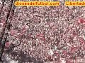 Aquí esta la gloriosa hinchada de Estudiantes que aunque ganes o pierdas te sigue a todas partes.www.diosesdelfutbol.com