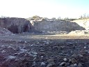 30 000 Ton berg skjutet ur bergtäkten i klon utanför Edsbyn. ursäkta att man fick spola fram till 6:20 för att se smällen, men svårt att ställa upp kameran direkt innan smällen. Och om någon undrar varför det tog sådan tid från sista signalen till det small , så fick chefen klippa tändlinan 3 ggr på grund av att krutet trillat ur :)