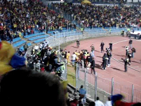 Celebraci&oacute;n de Goian con la Hinchada Rumana