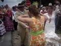 Chavales de Adefisal bailando sevillanas.