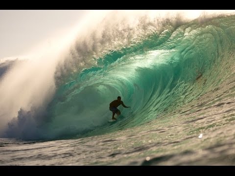 Surfing Photographer Jeff Flindt Shoots the Curl