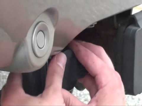 how to lock a hitch cover