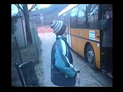 A  Buszmeg�ll�ban