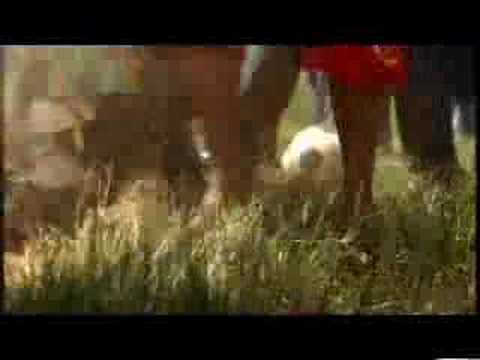 Appiah en un comercial de la Copa Africana 2008