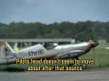 videos de Fake stunt plane loses wing